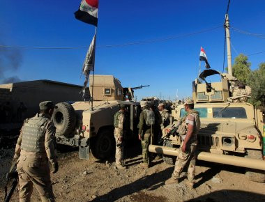 Τουλάχιστον τρεις νεκροί από επιθέσεις καμικάζι στη Μοσούλη